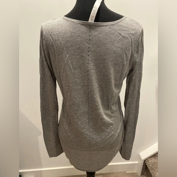 Lululemon Yin Time LS Size 6 NWT - Picture 3 of 5